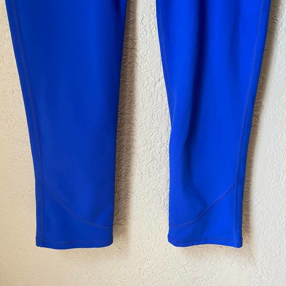 Fabletics Lima Capri Powerhold Leggings - Picture 9 of 11